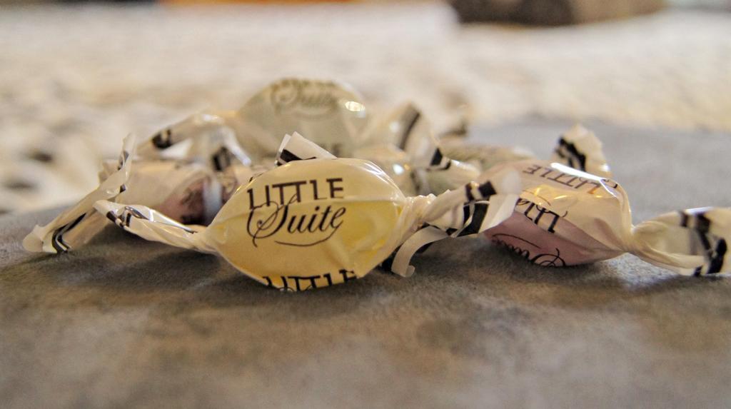 Little Suite - Louise Lille Bilik gambar