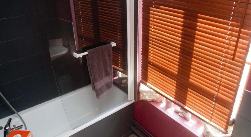 Little Suite - Louise Lille Bilik gambar